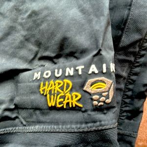 Men’s Mountain Hard Wear brand ski pants, medium ish?!
